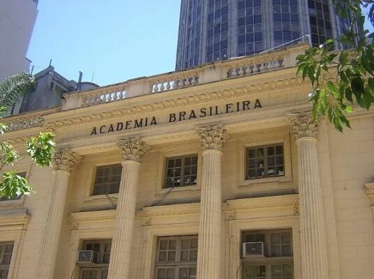 Evento inédito no Brasil reúne "imortais" de diversas áreas do conhecimento na Paraíba