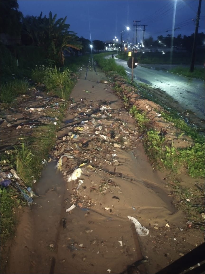 Trecho da linha do trem em Várzea Nova, no município de Santa Rita. (foto reprodução/redes sociais) 