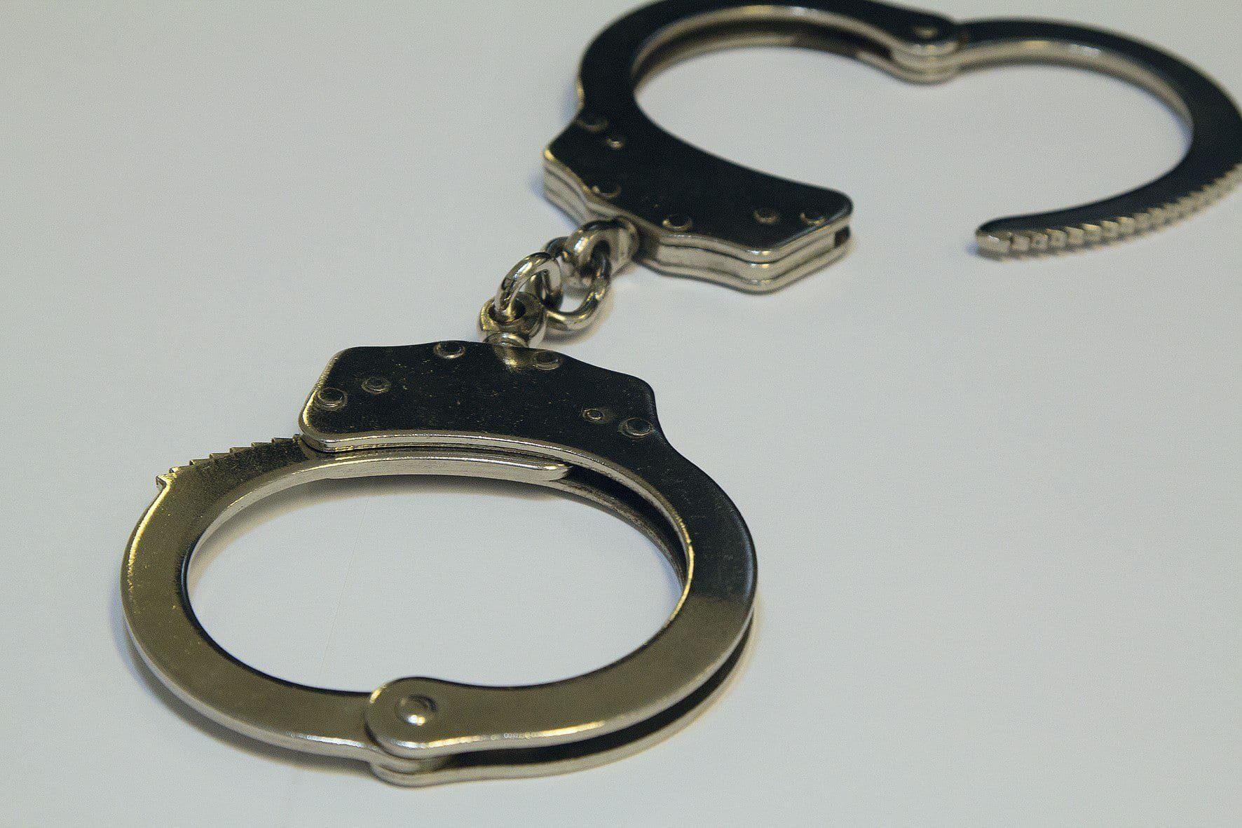 Homem é preso suspeito de ameaçar a própria companheira, em Cajazeiras