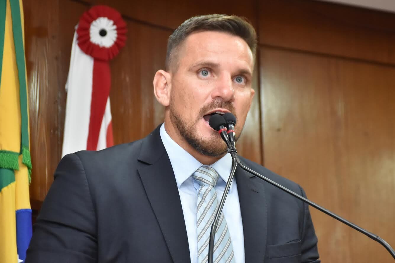 Tarcísio Jardim anuncia racha e passa a integrar oposição a Cícero Lucena: "decisão de grupo"