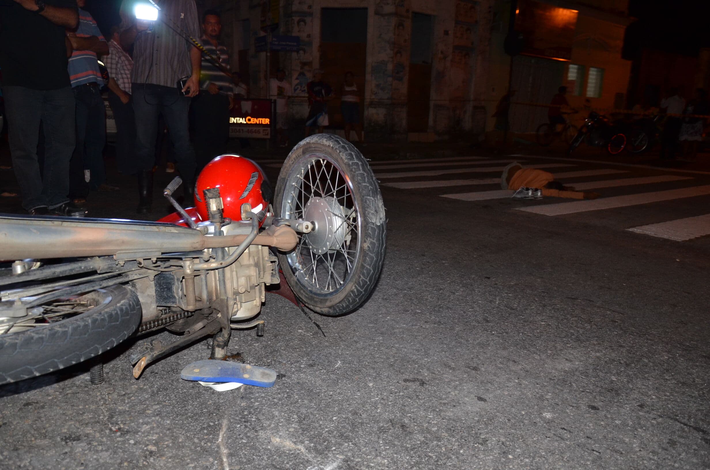 Acidente grave entre motos deixa ferido com fratura exposta no Grotão, em João Pessoa