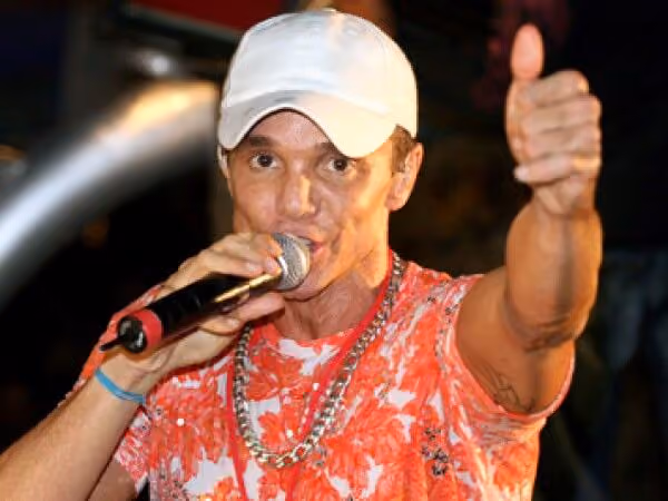Morre Netinho, cantor de ‘Milla’ e ícone do axé, aos 60 anos