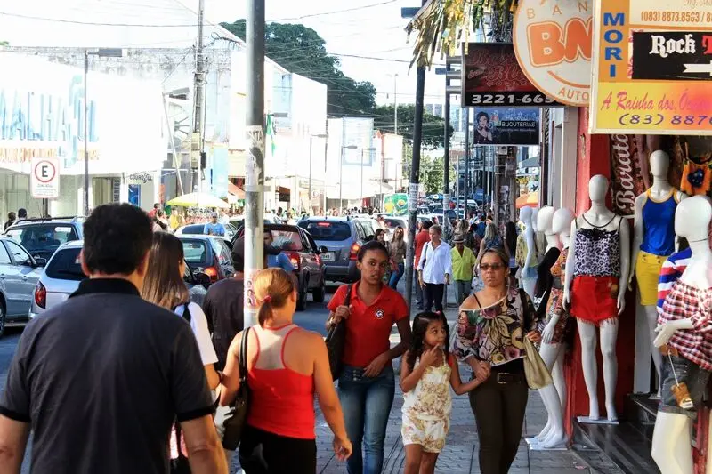 Corpus Christi terá funcionamento normal do comércio e Sinecom reforça que data não é feriado em João Pessoa e outras cidades
