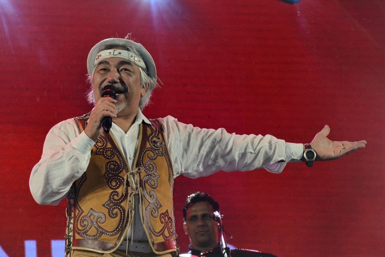 Santanna lamenta falta de convite para São João de Campina Grande, mas frisa: "só quero ir para onde me querem"
