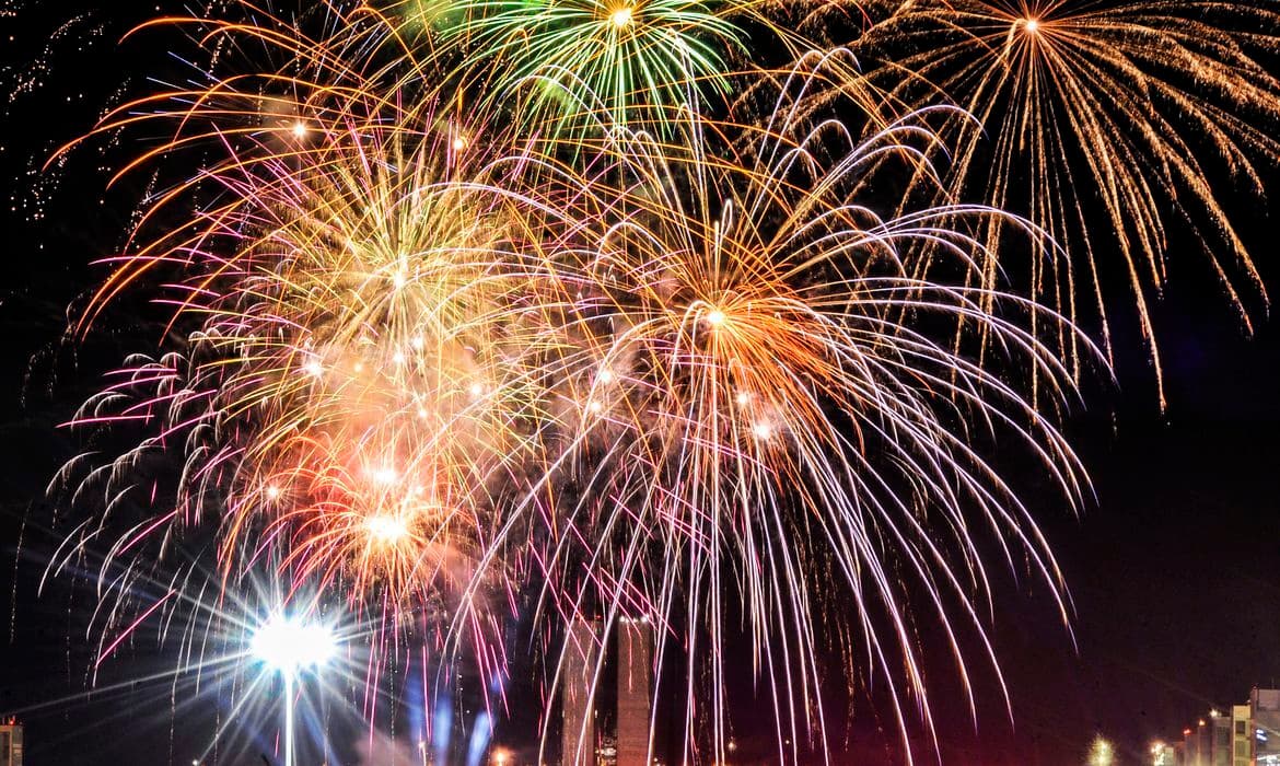 Haja pipoco: Prefeitura de Barra de Santana lança edital de mais de R$ 150 mil para comprar fogos de artifício