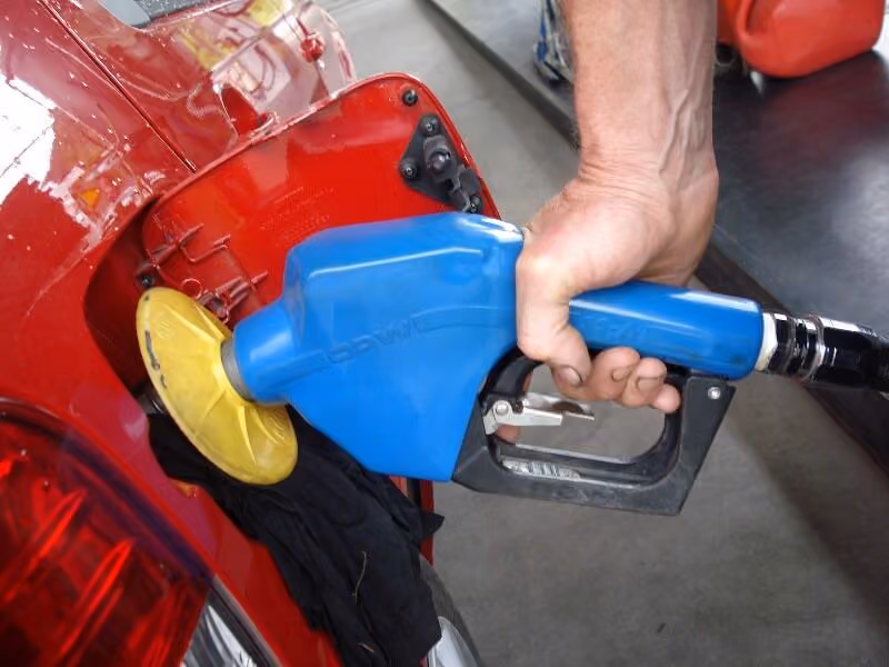 Governo mantém subsídio de R$ 2,12 por litro de diesel e anuncia novas medidas para conter alta dos combustíveis