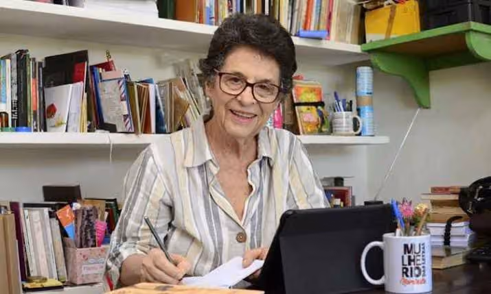 Maria Valéria Rezende vence prêmio nacional de literatura ao lado de Adélia Prado
