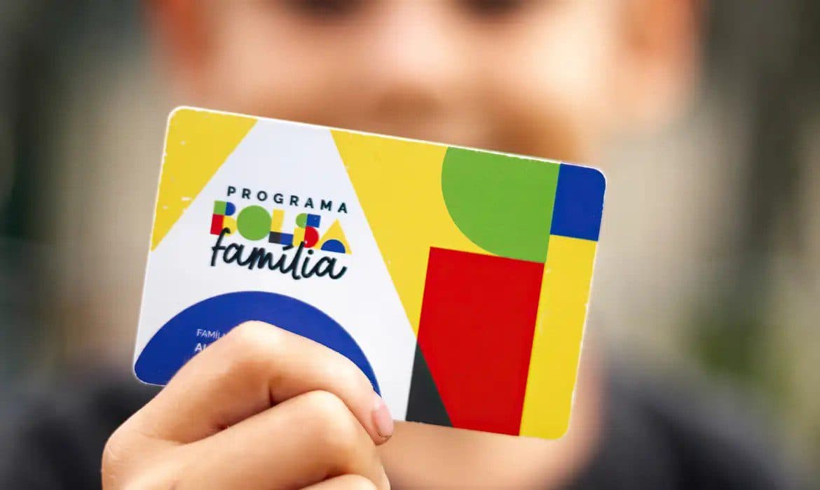 MP junto ao TCU pede suspensão de reajuste do Bolsa Família