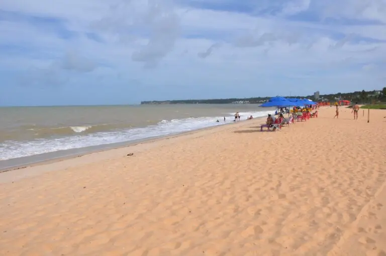 Paraíba tem quatro trechos de praias impróprios para banho neste fim de semana