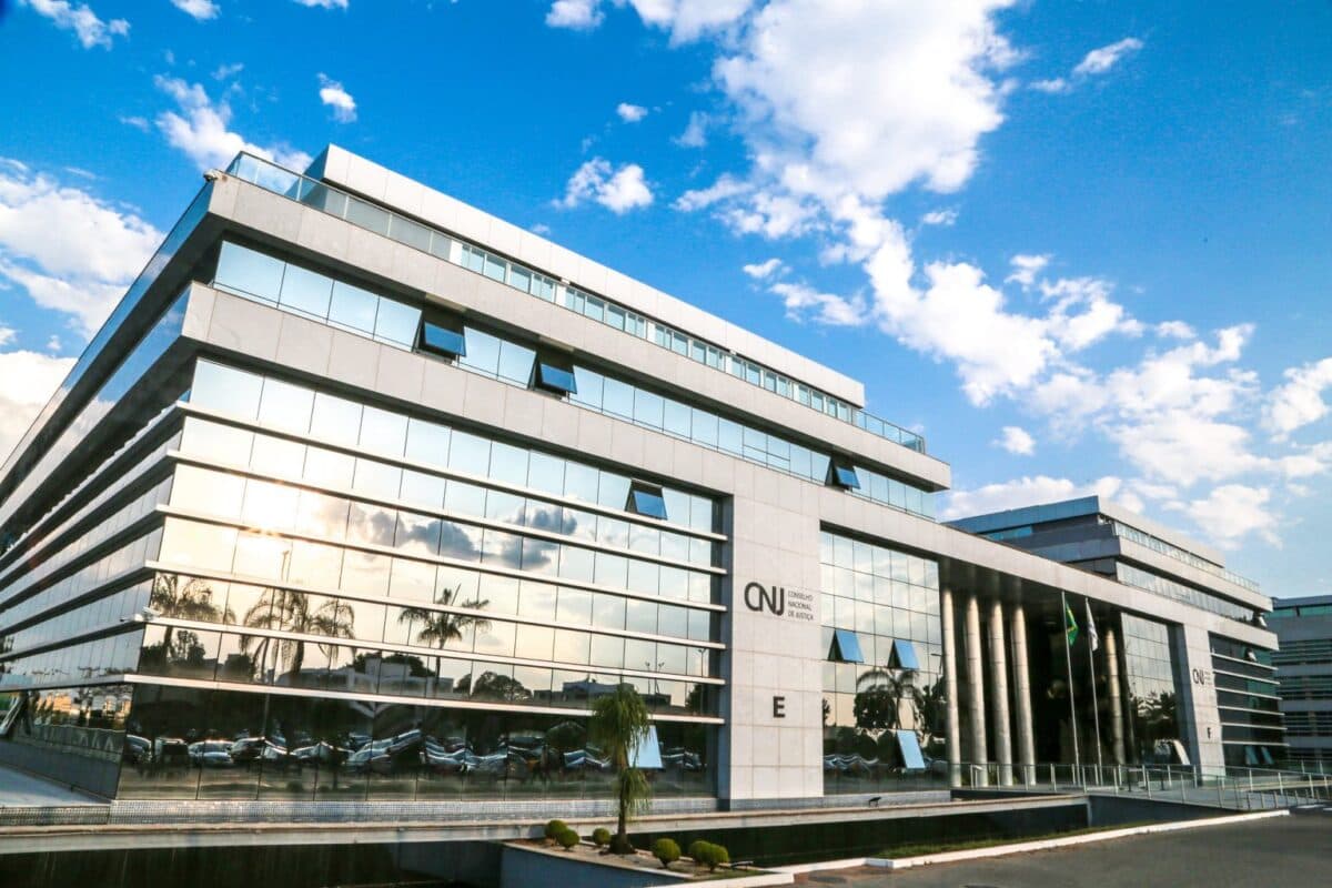 CNJ aponta falhas funcionais de magistrada Ritaura Rodrigues em homologações milionárias e nomeação de perita sem qualificação