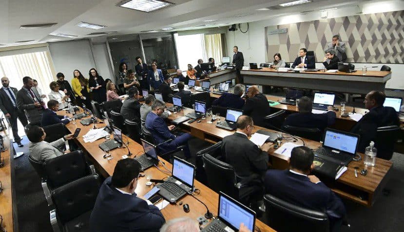 CCJ do Senado deve votar PEC fim da escala 6x1 próxima quarta-feira