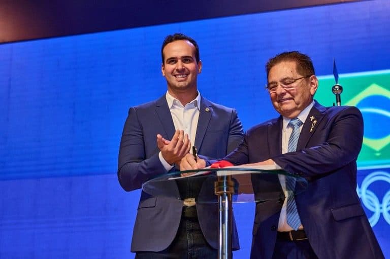 Adriano Galdino afirma que, se for convidado para vice na chapa de Lucas, vai analisar: " cargo honra qualquer paraibano"