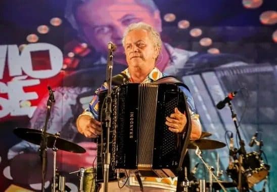 Flávio José anuncia cancelamento de shows no São João da Bahia após MP recomendar redução de cachê: 'Ficará sem minha presença'