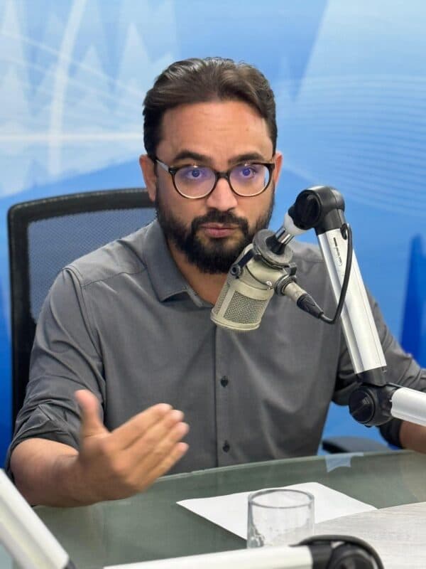 Tibério Limeira diz que pesquisas colocam João Azevêdo como 'quase imbatível' e descarta receio de transição no governo da Paraíba