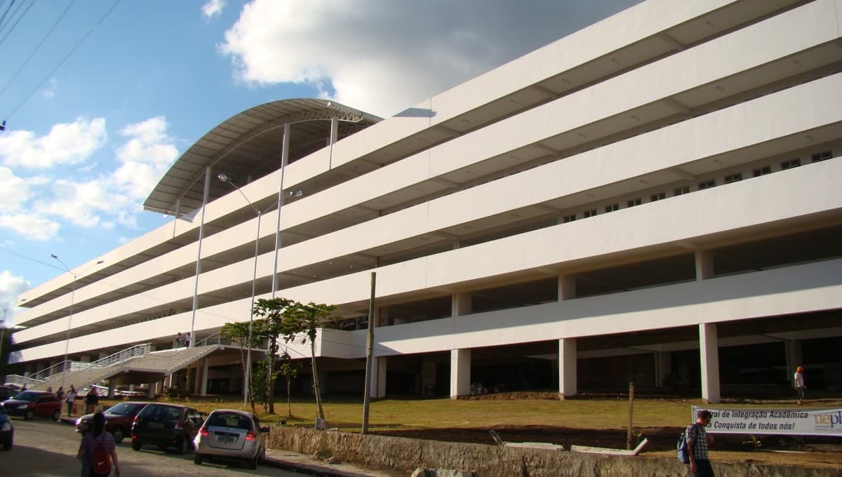 Edital de concurso para UEPB é publicado com salários iniciais de até R$ 4,7 mil; confira