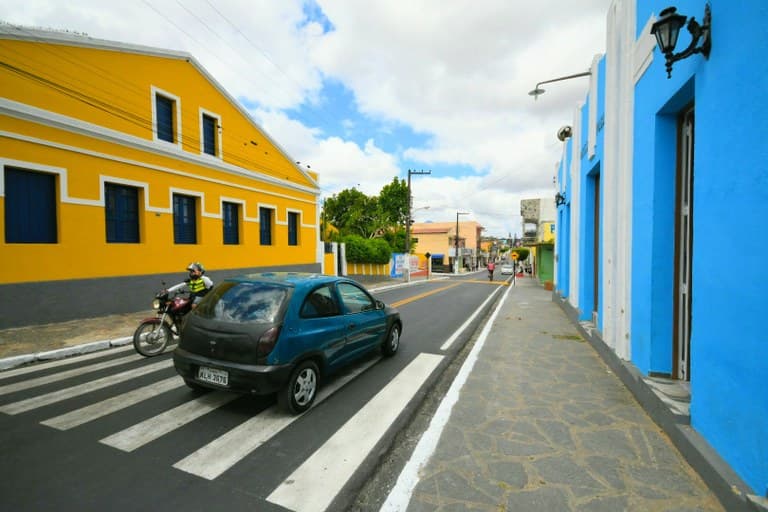 TCE intima prefeito de Cacimba de Dentro para explicar porque aprovado em concurso para gari está exercendo cargo de professor de matemática