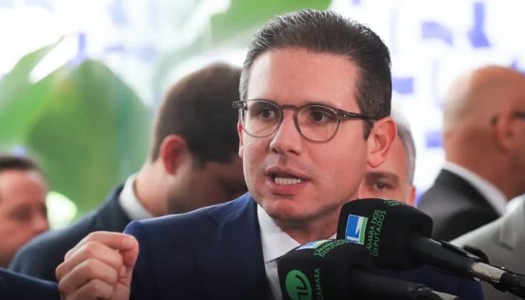 Motta diz que relator da PEC 6x1 tem compromisso com a admissibilidade da matéria: "até março terá concluído"