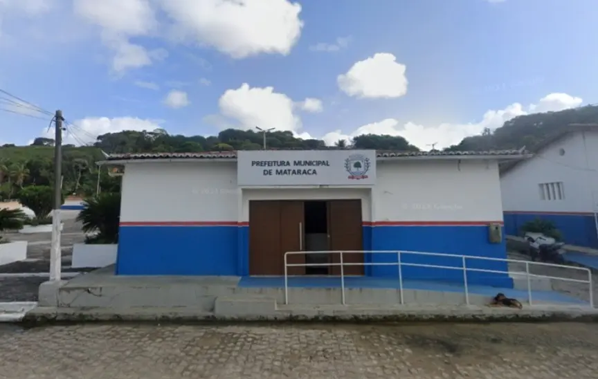 Prefeito de Mataraca é multado após uso de máquinas públicas para obra privada em outra cidade