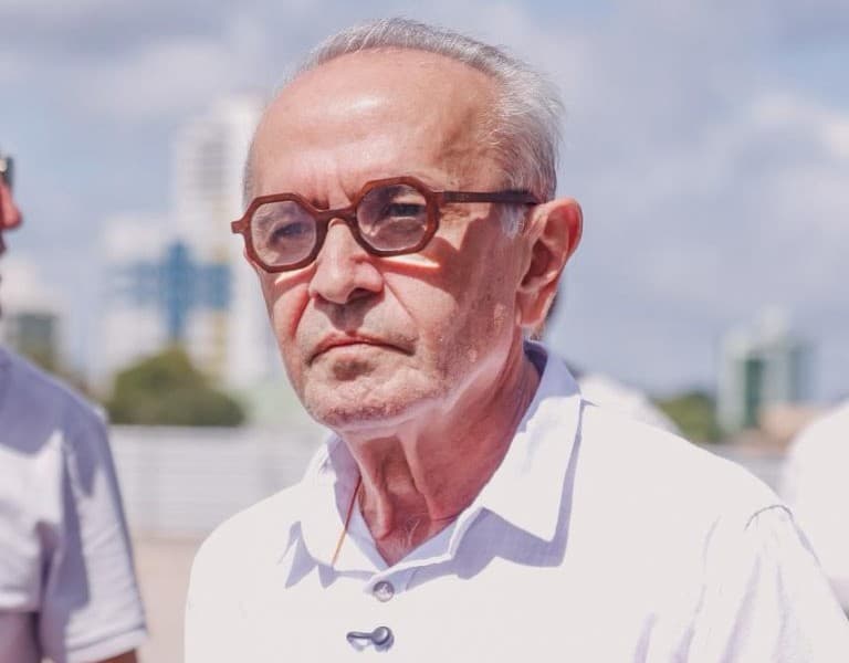 Cícero Lucena entrega carta de renúncia ao cargo de prefeito de João Pessoa para candidatura ao Governo da Paraíba