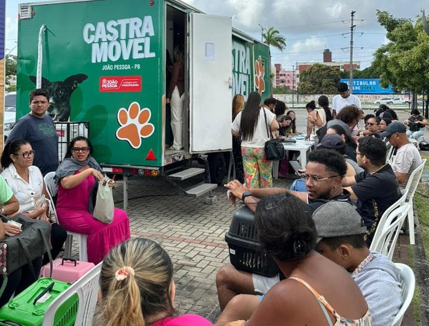 Castramóvel abre 90 vagas para castração de cães e gatos a partir desta segunda-feira, em João Pessoa