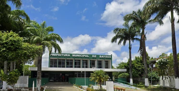 Bayeux: servidores denunciam clima de medo e perseguição e congelamento de salários pela prefeita