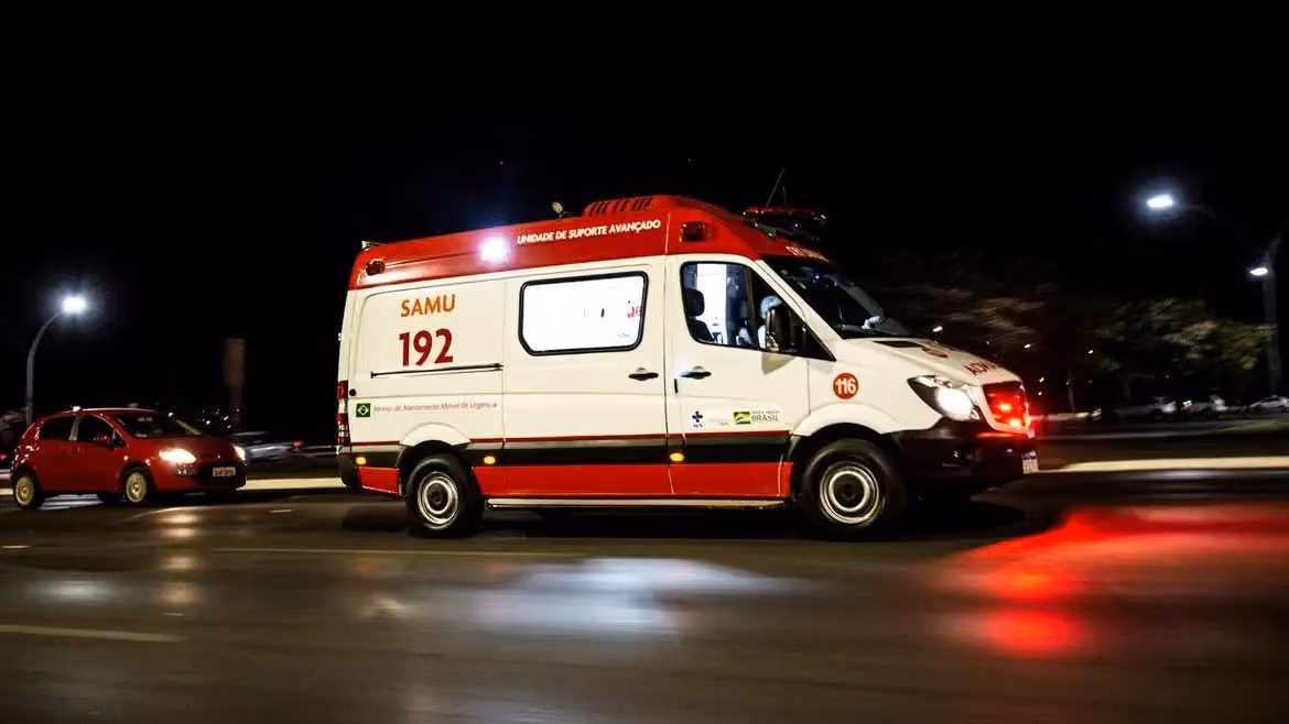 Colisão entre carros deixa três mortos e duas crianças feridas na BR-230, em Campina Grande