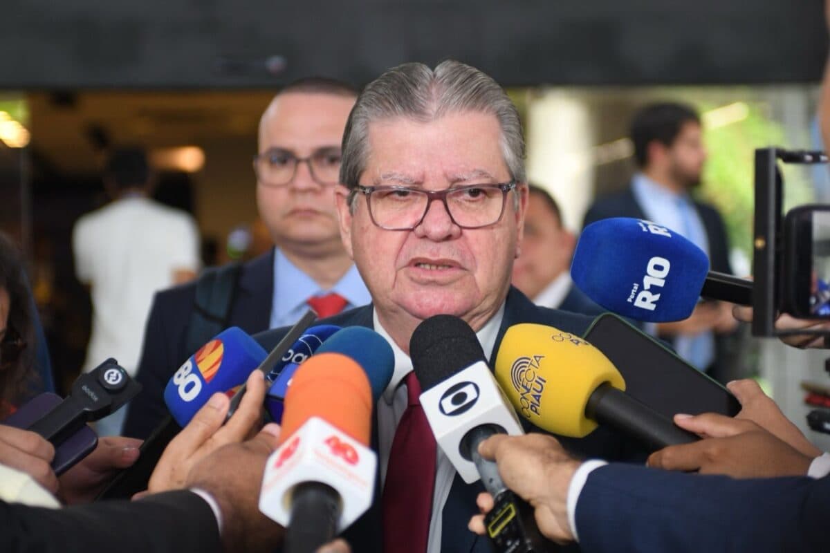 João Azevêdo diz aguardar janela partidária e projeta definições no PSB em abril: "vamos saber quem fica e quem sai"