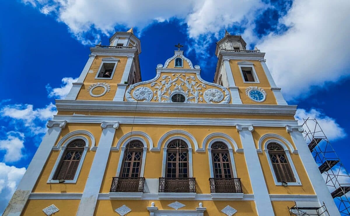 Missa dos Santos Óleos é celebrada na Catedral Basílica de João Pessoa