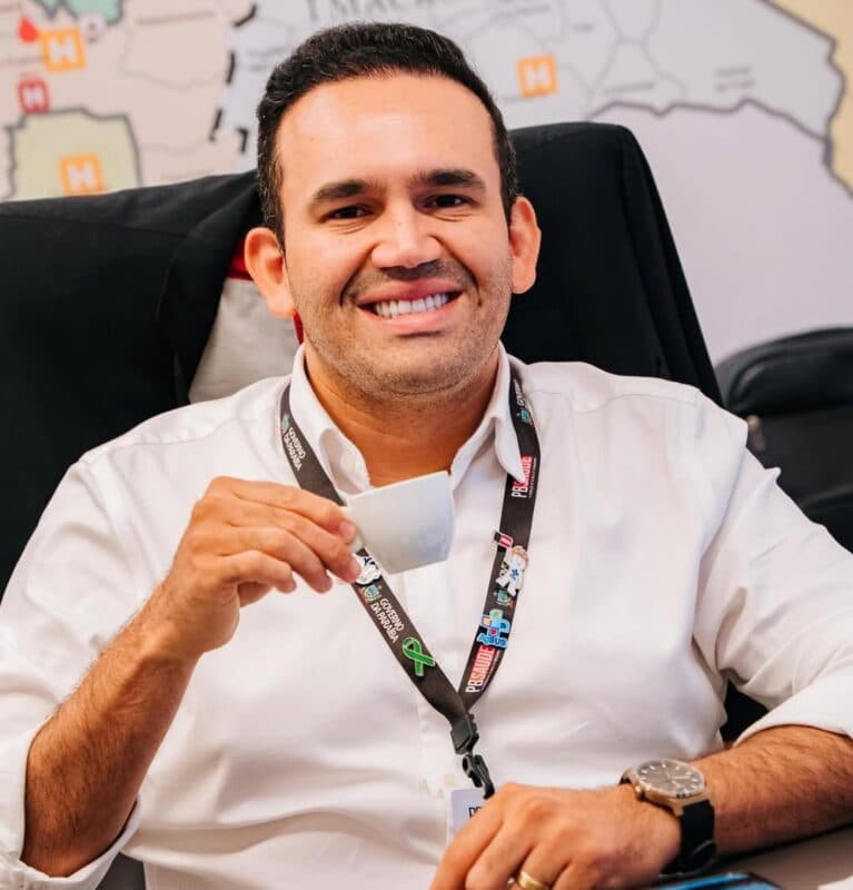 Jhony Bezerra nega aliança com Cícero Lucena e se reúne com presidente do Avante antes de definição