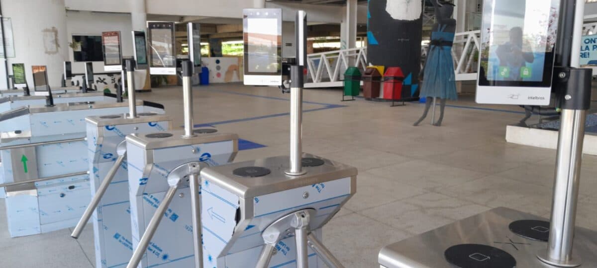 UEPB começa a instalar catracas eletrônicas e reconhecimento facial para ampliar segurança nos prédios