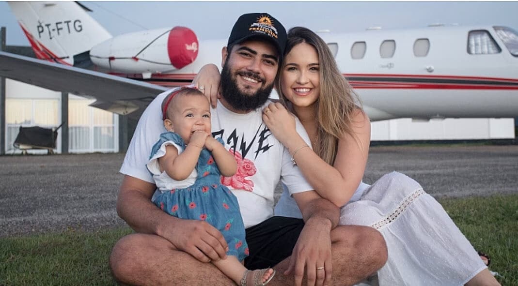 Mulher de Henrique, da dupla com Juliano, é presa em Orlando, nos EUA