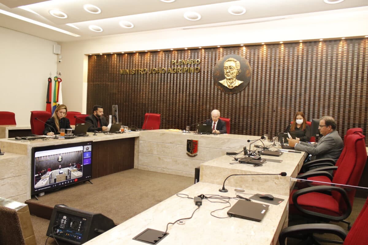 TCE-PB acata denúncia e dá 30 dias para Prefeitura de João Pessoa planejar nomeação de professores concursados