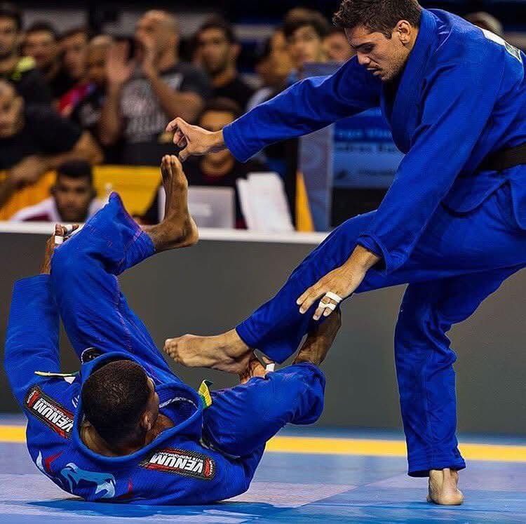 Jiu-jitsu cresce como prática esportiva e reúne benefícios para todas as idades