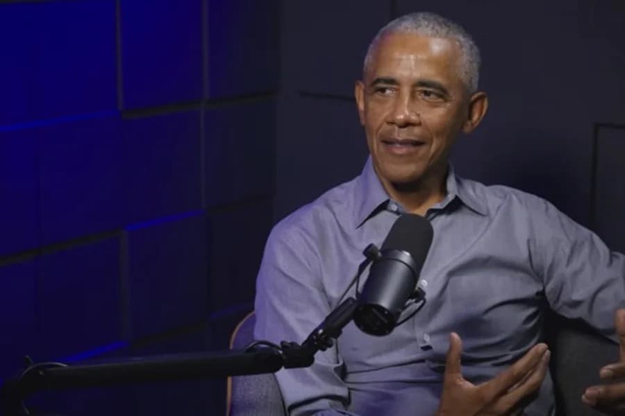 Obama afirma que extraterrestres são reais e rebate ataque racista de Trump