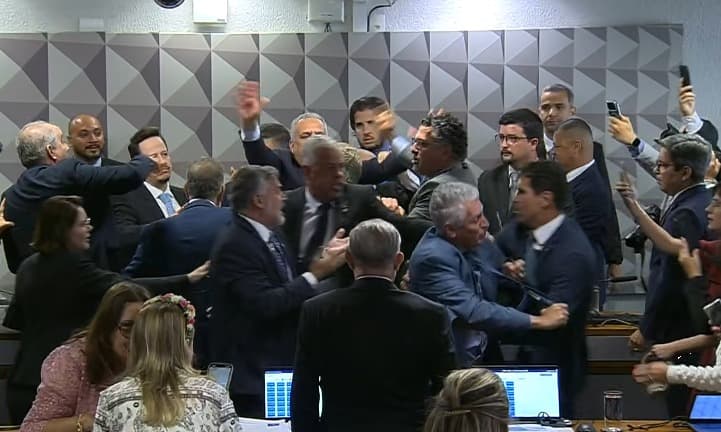 CPMI do INSS aprova quebra de sigilo de Lulinha e briga interrompe sessão