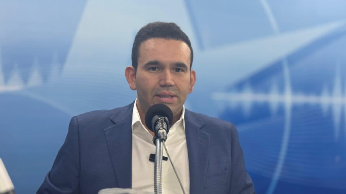 Jhony reafirma distância dos Cunha Lima, mesmo na base de Cícero: "teremos palanque paralelo"