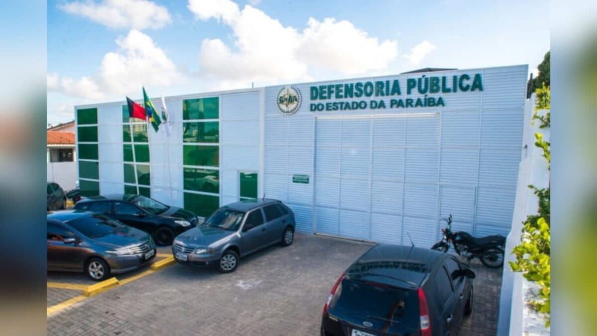 Sancionada lei que reserva 24% das vagas em concurso da Defensoria da Paraíba para negros, indígenas e outros grupos