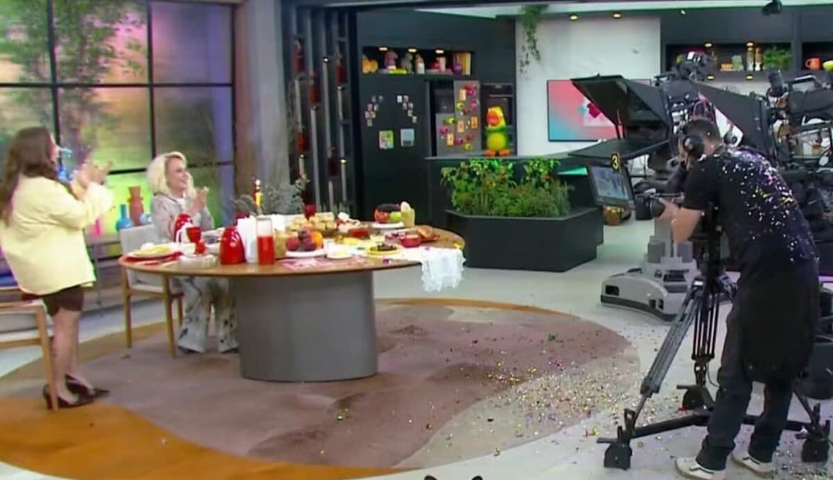 Roberto Carlos surpreende Ana Maria Braga com ligação ao vivo no 'Mais Você'