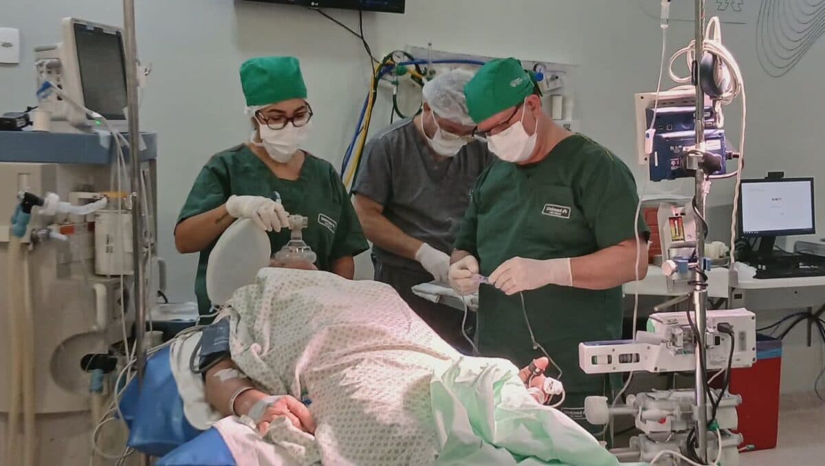 Telecirurgia robótica realizada em João Pessoa é transmitida para o maior congresso de urologia oncológica do mundo