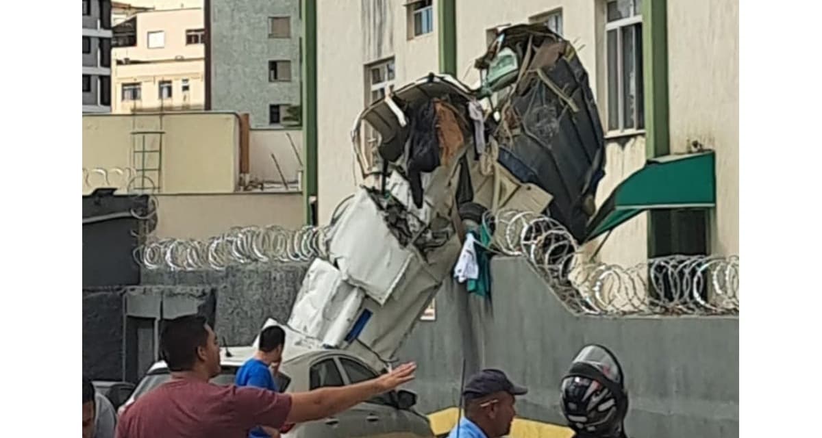 Piloto e copiloto morrem após queda de aeronave em prédio em Belo Horizonte