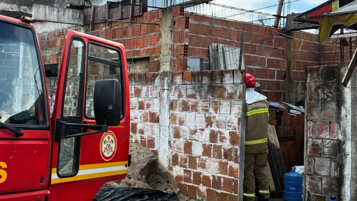 Explosão seguida de incêndio em residência deixa homem ferido em Guarabira