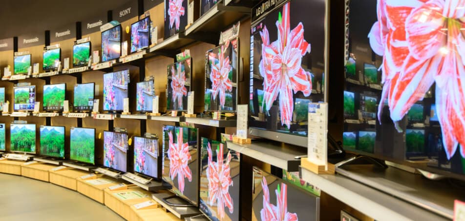 Inteligência Artificial e telas gigantes dominam mercado de TVs às vésperas da Copa do Mundo 2026