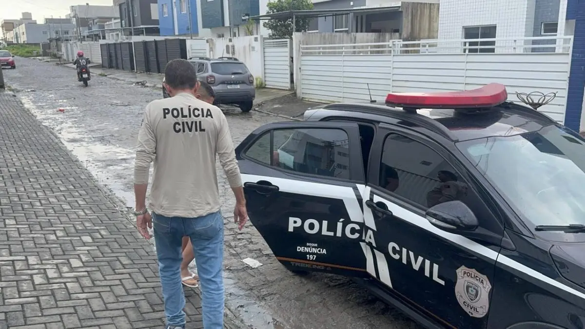 Polícia Civil realiza operação contra funcionários suspeitos de desviar mais de R$ 44 mil de posto de combustíveis em João Pessoa