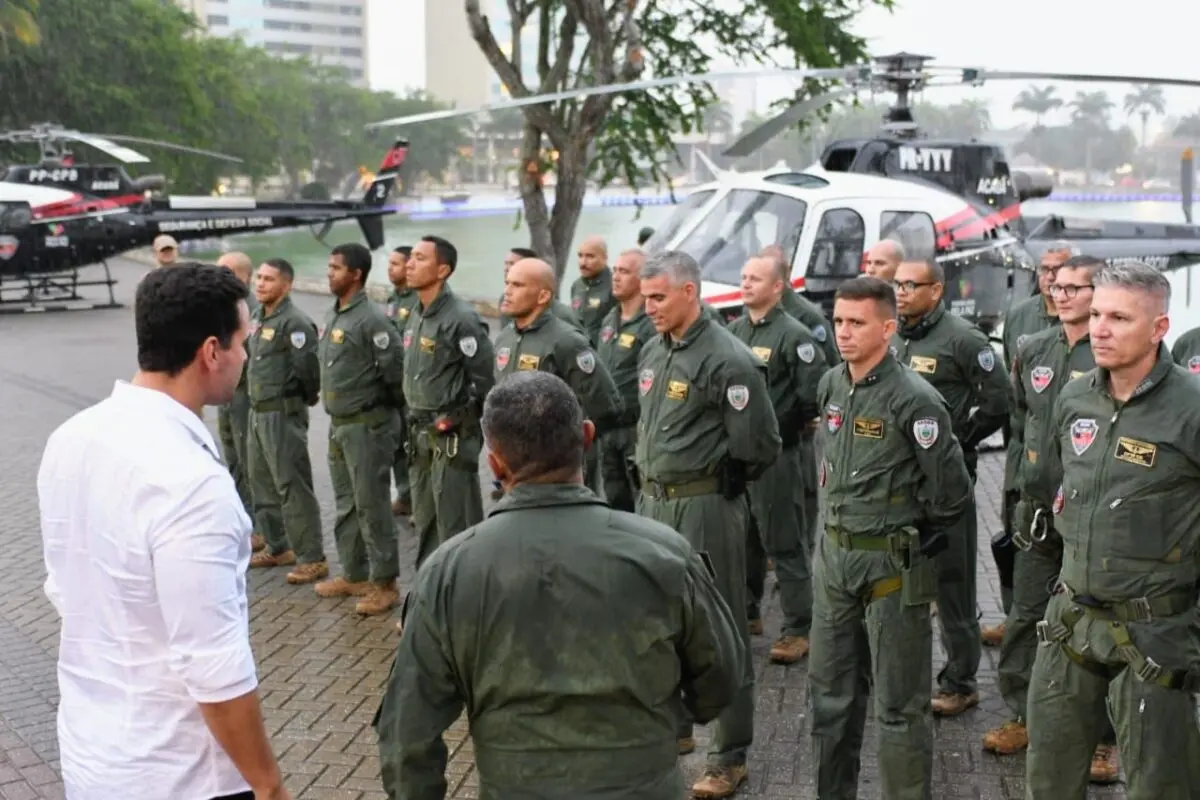 Lucas Ribeiro entrega helicóptero Acauã 3, nova aeronave da Segurança Pública, em Campina Grande