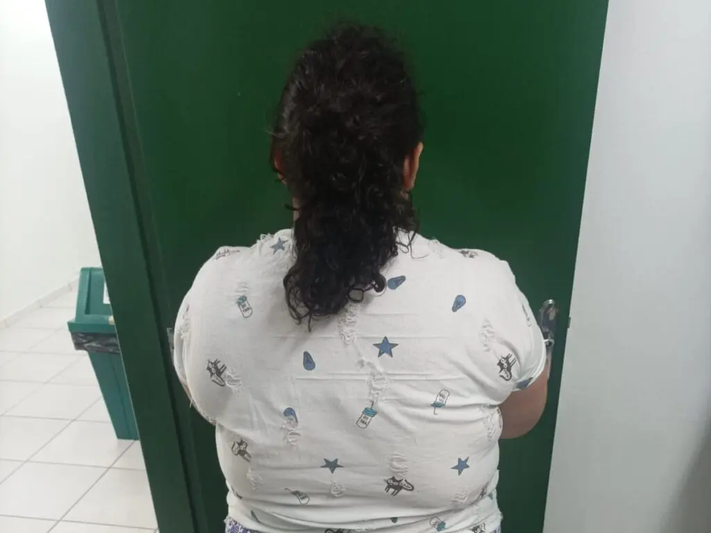 Mulher de 37 anos é presa após fingir ser criança de 12 e enganar família