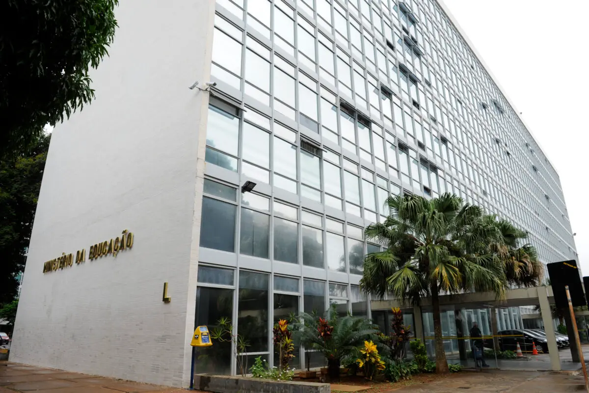 MEC suspende repasses para universidades federais após bloqueio de R$ 1,6 bilhão no orçamento