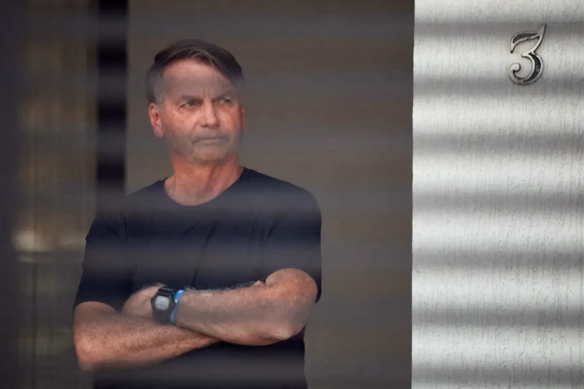 Moraes autoriza Bolsonaro a receber convidados para aniversário da filha