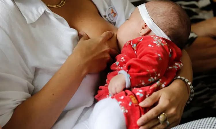 Lei obriga grandes empreendimentos da Paraíba a oferecer espaço para amamentação de filhos de funcionárias