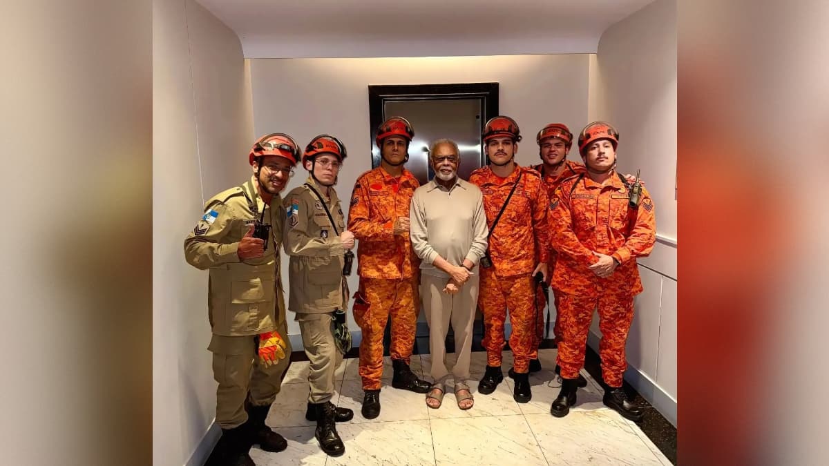 Gilberto Gil é resgatado pelo Corpo de Bombeiros após ficar preso em elevador