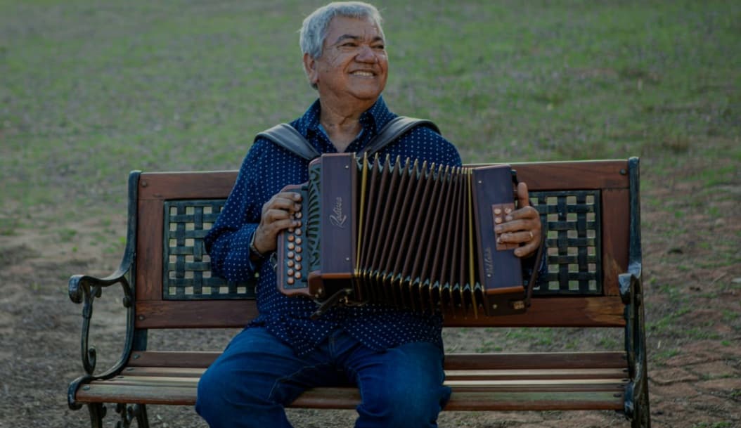 Sabadinho Bom recebe Luizinho Calixto com sua sanfona de oito baixos